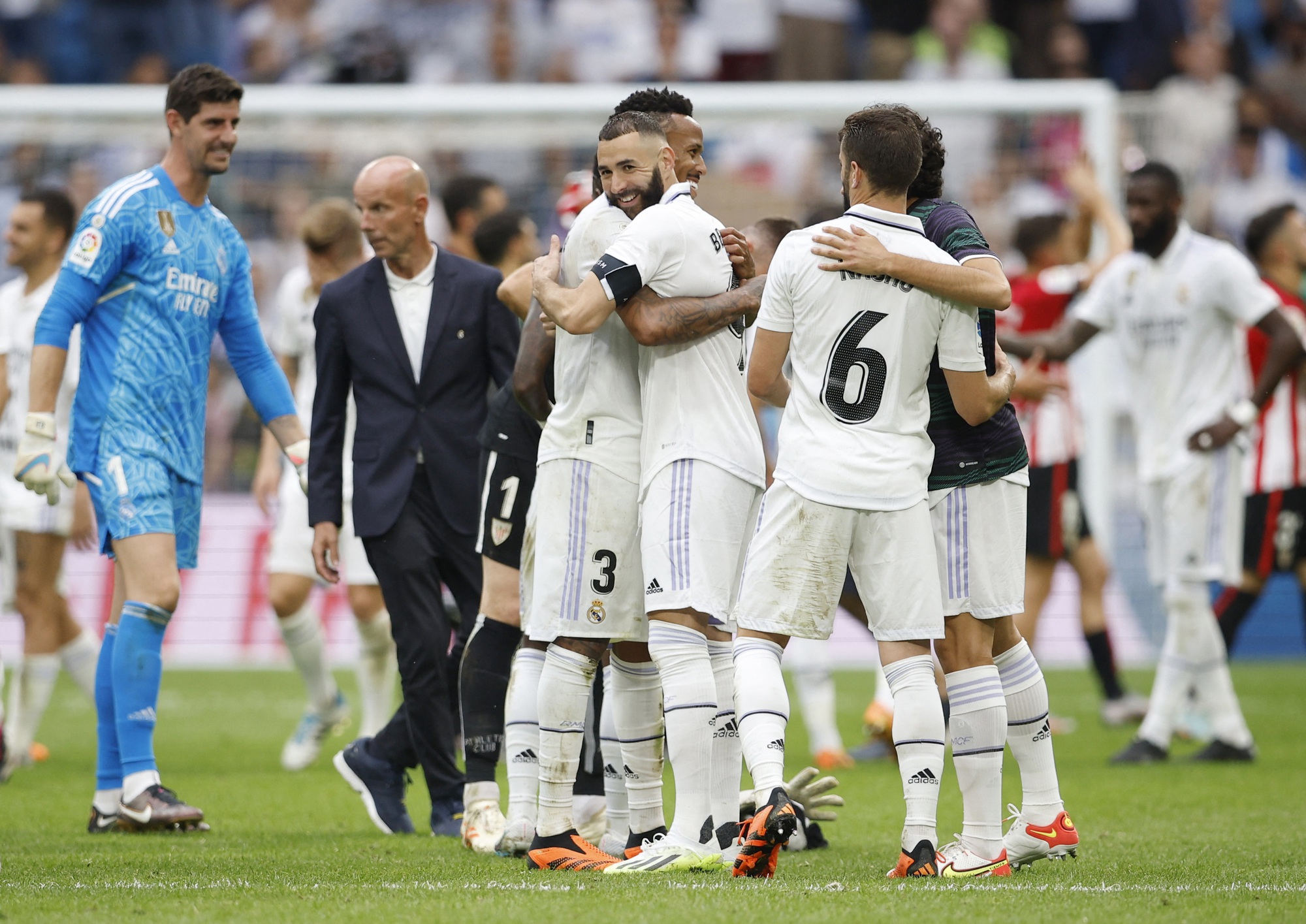 Real Madrid đoạt ngôi á quân La Liga, Benzema tỏa sáng ngày chia tay - Ảnh 6.