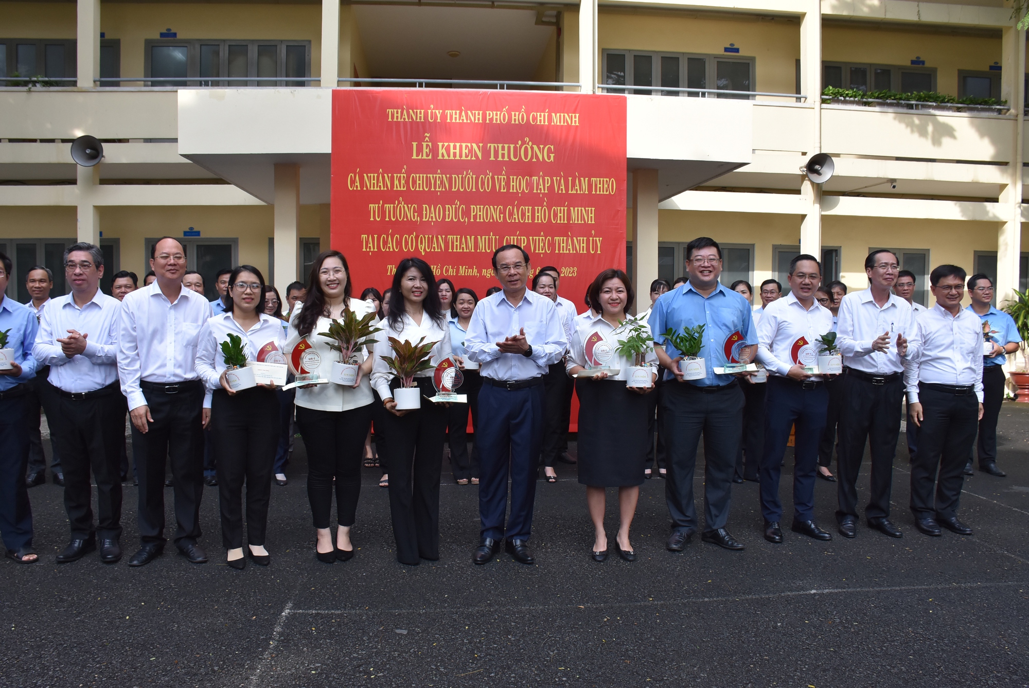 7 cá nhân của Thành ủy TP HCM đoạt giải hội thi kể chuyện dưới cờ về học Bác