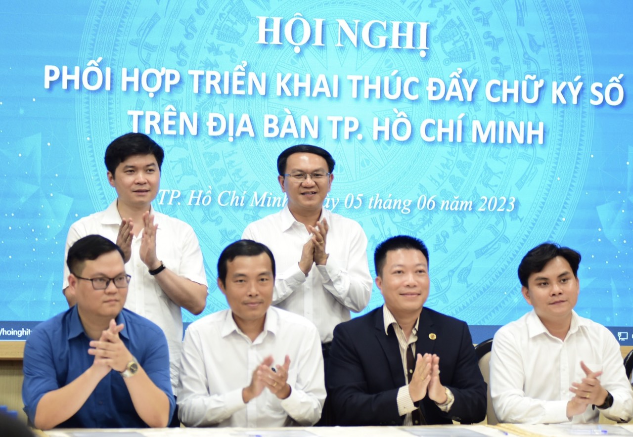 TP HCM: Muốn được cấp chữ ký số miễn phí, người dân chỉ cần đến UBND quận, huyện - Ảnh 3.