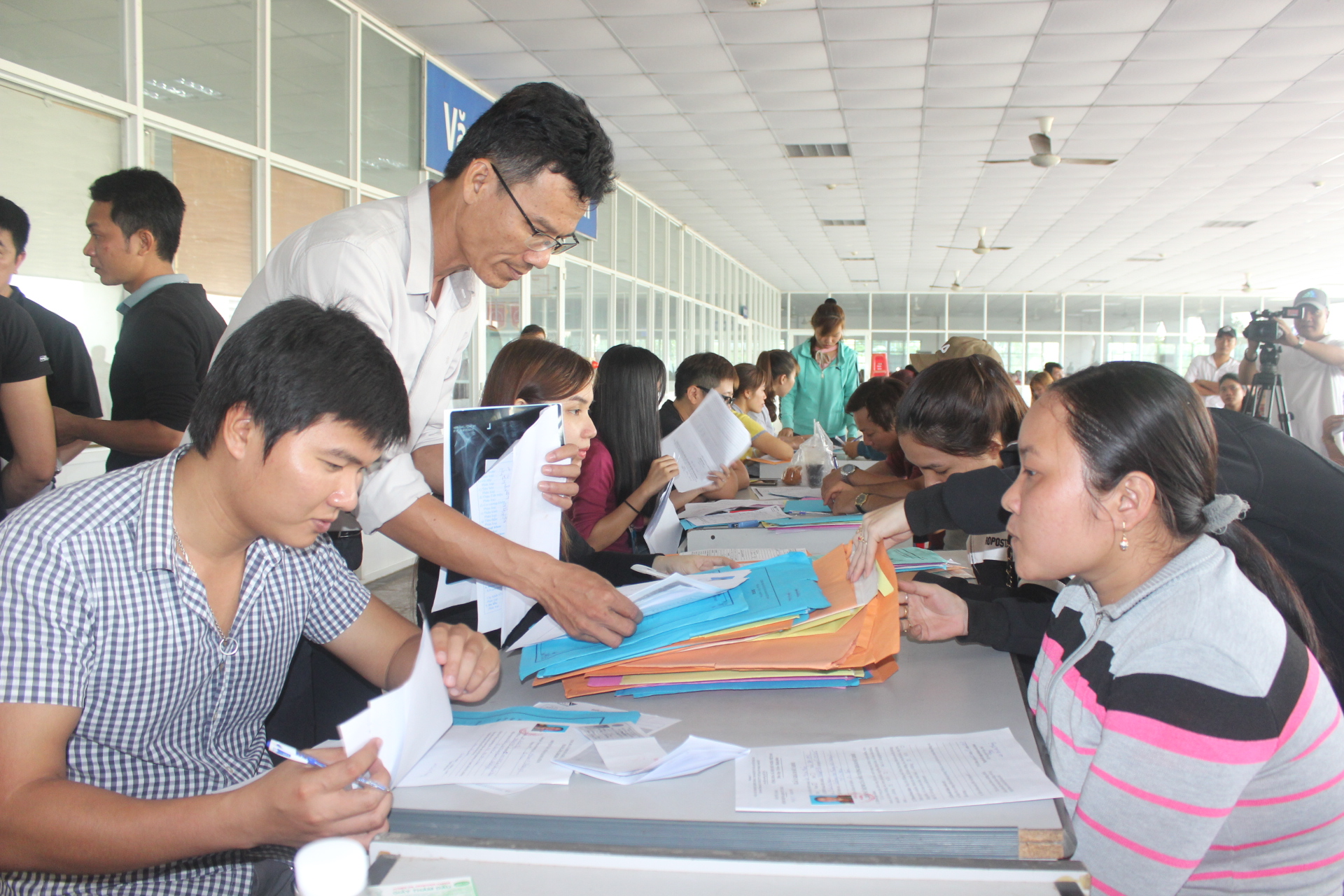 Đồng Nai: Mỗi ngày có hơn 230 hồ sơ hưởng trợ cấp thất nghiệp