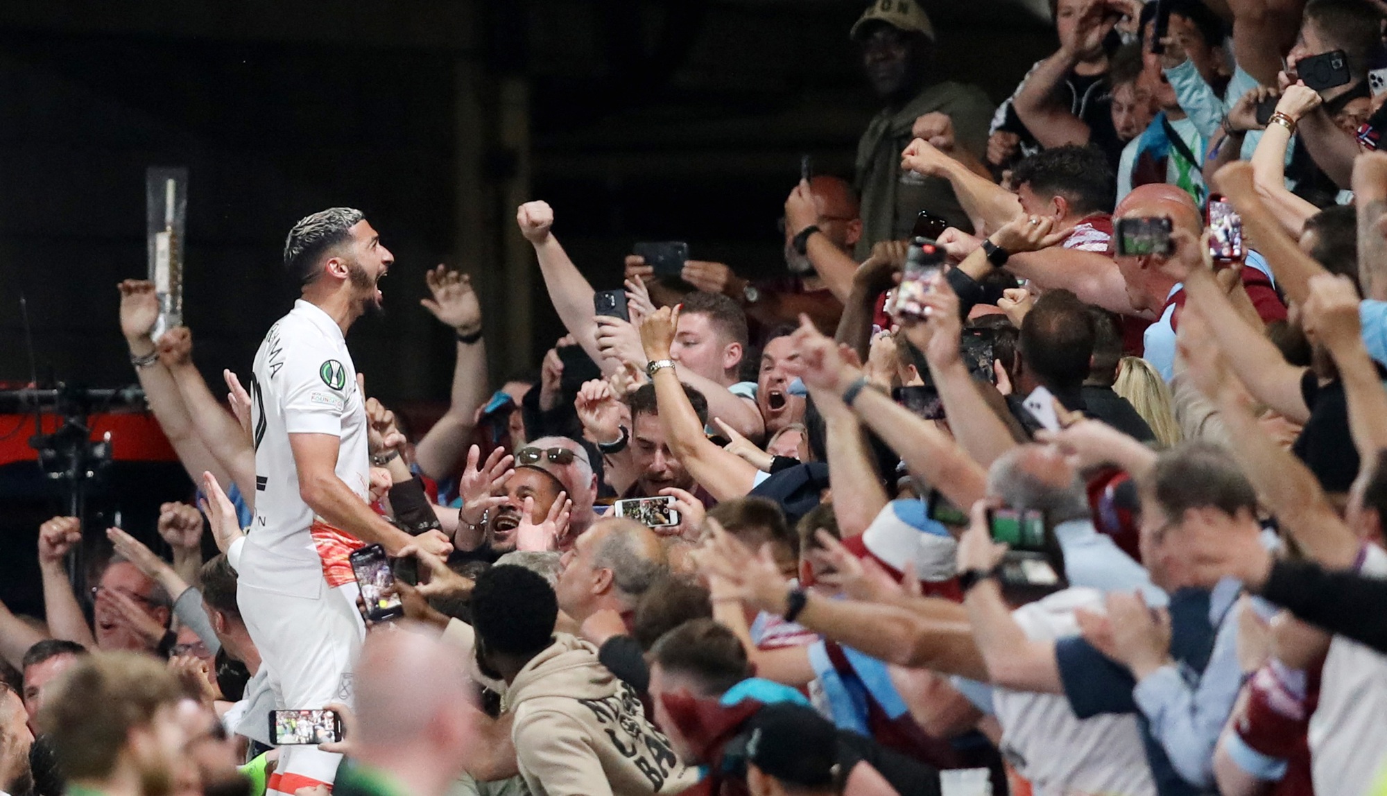 Máu đổ Europa Conference League, West Ham đăng quang nghẹt thở - Ảnh 9.