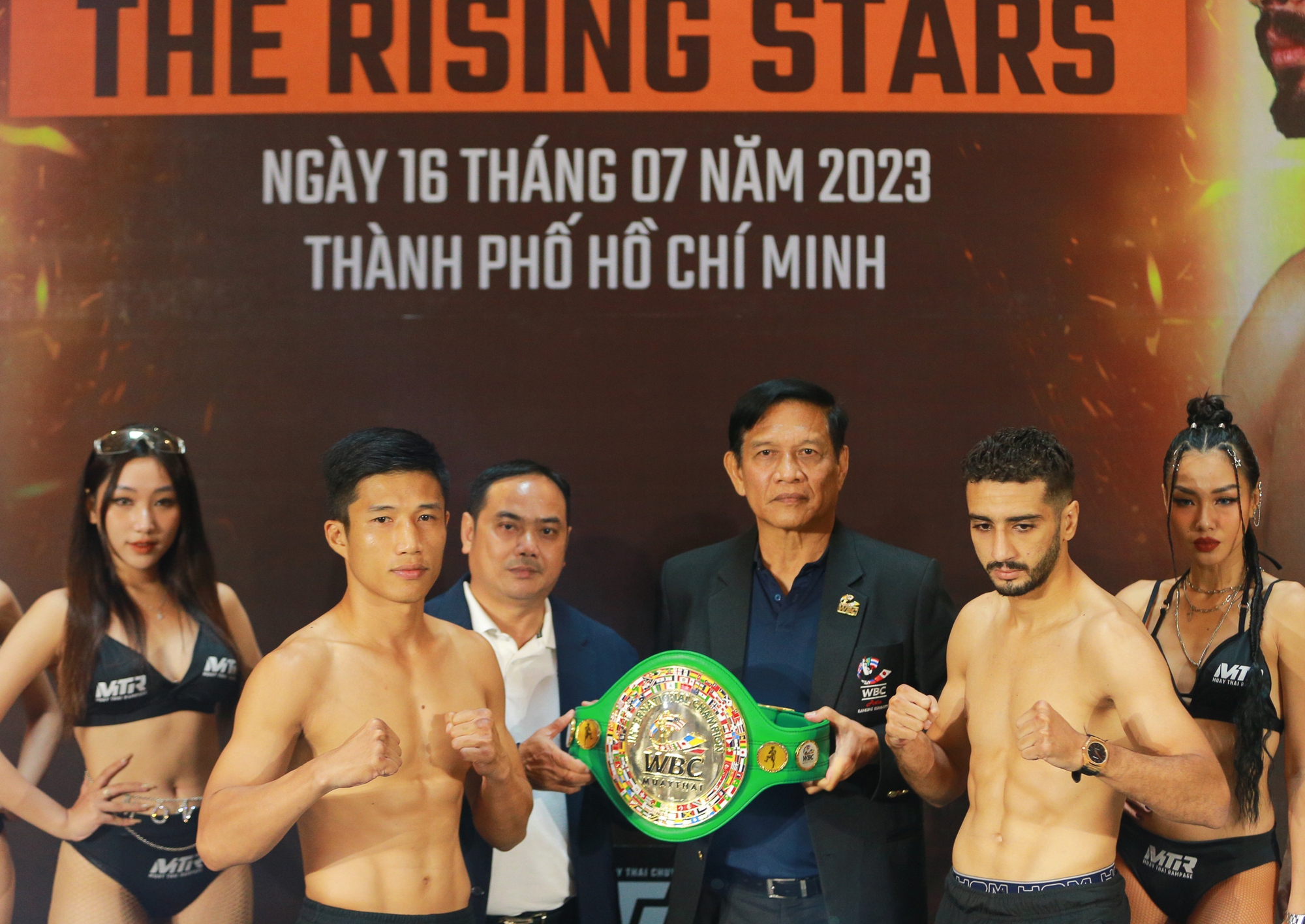 Huyền thoại Muay Thái Lan xuất hiện trước trận tranh đai WBC của nhà vô địch SEA Games - Ảnh 4.