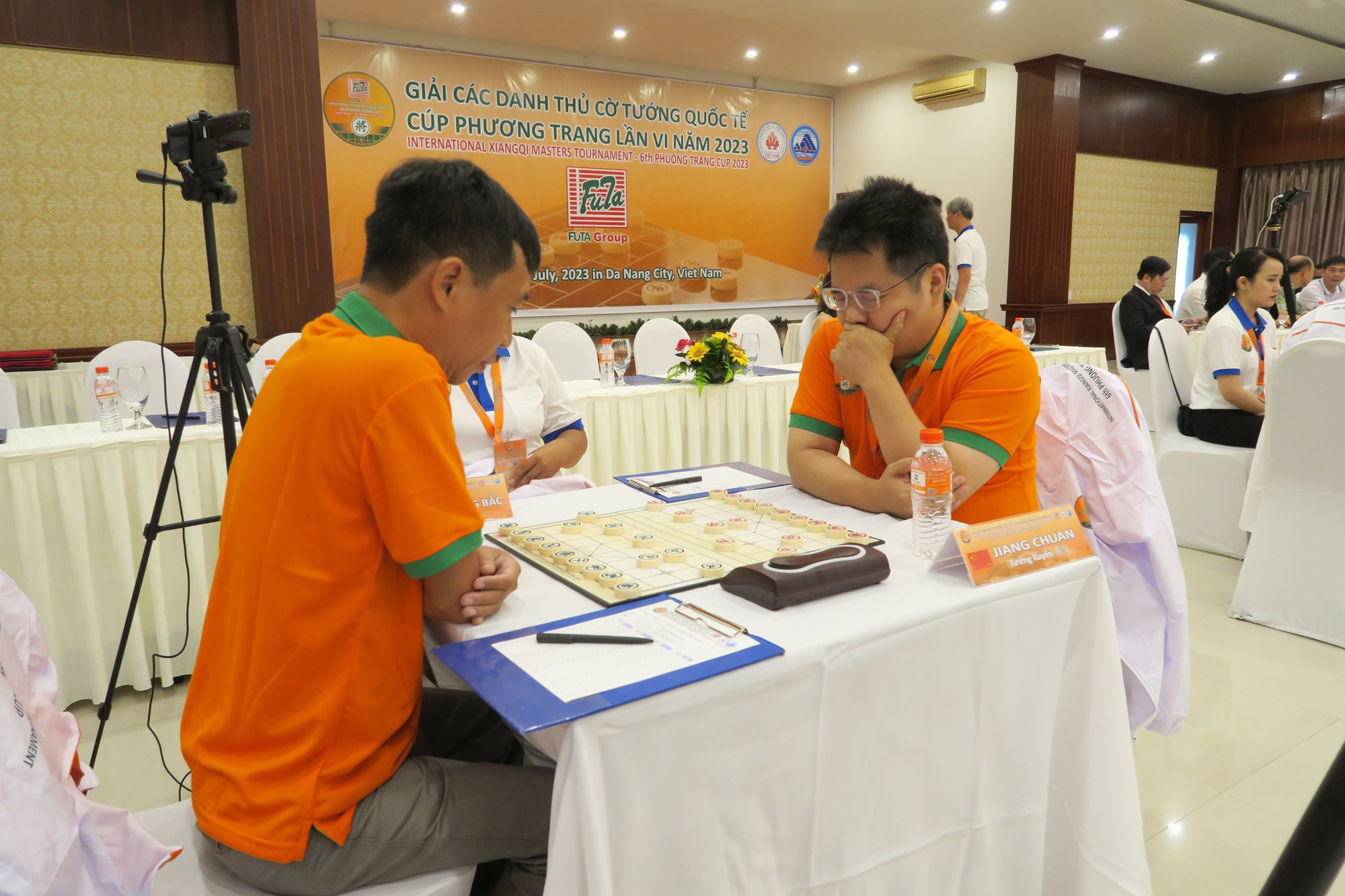 Nhà vô địch Trung Quốc thua trận mở màn Cúp cờ tướng quốc tế Phương Trang - Ảnh 1.