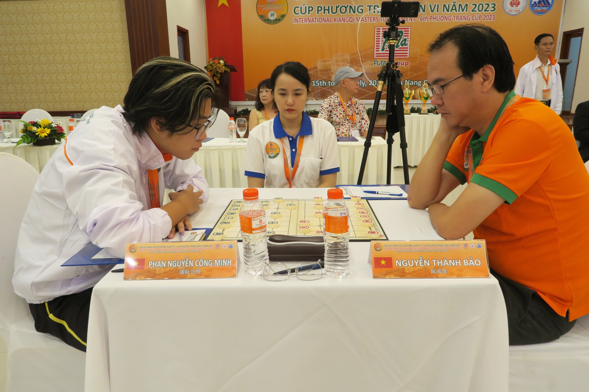 Thẩm Nghị Hào và Nguyễn Thành Bảo sớm giành vé tứ kết - Ảnh 2.
