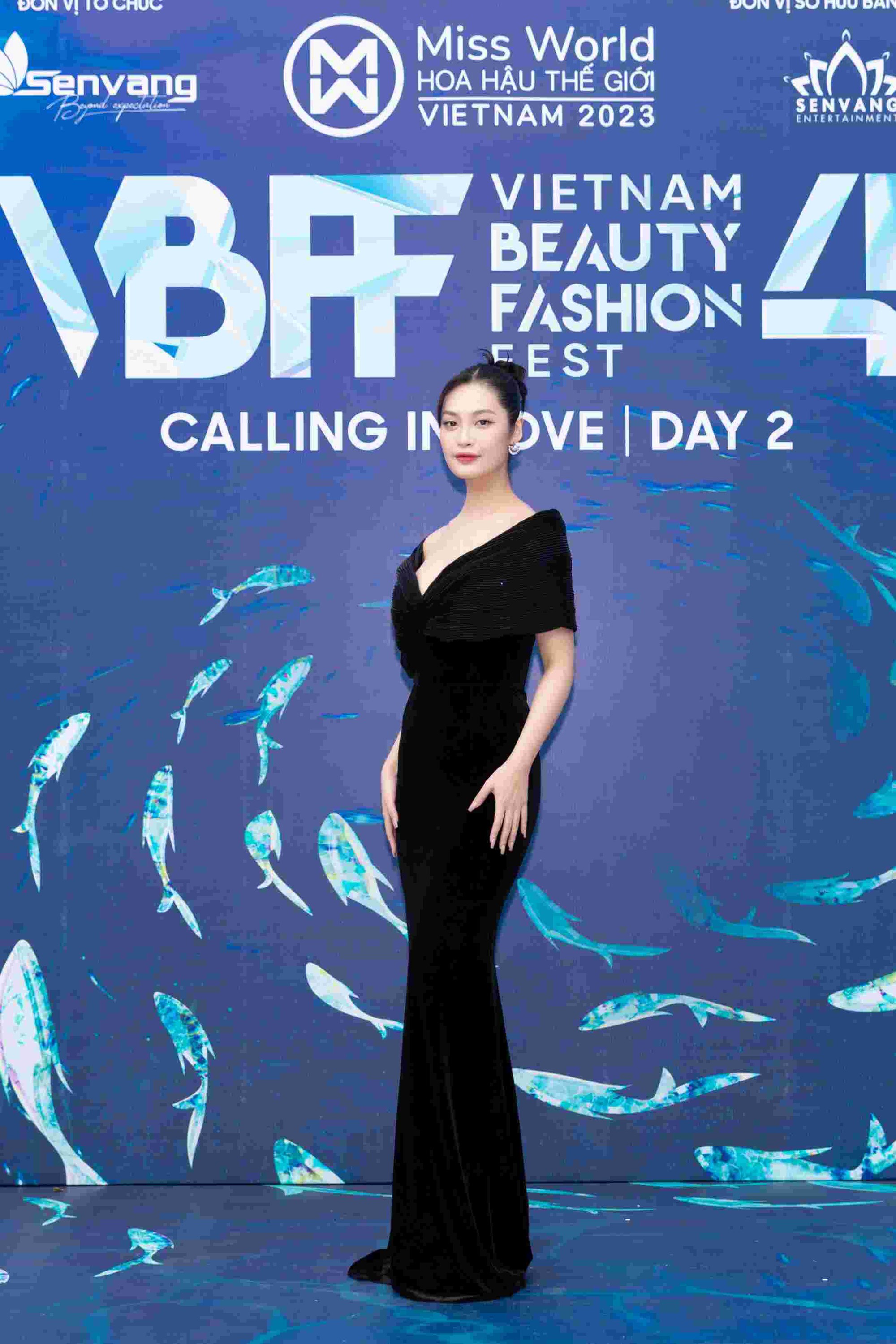 Đông đảo người đẹp khoe sắc trên thảm đỏ Vietnam Beauty Fashion Fest 4  - Ảnh 10.