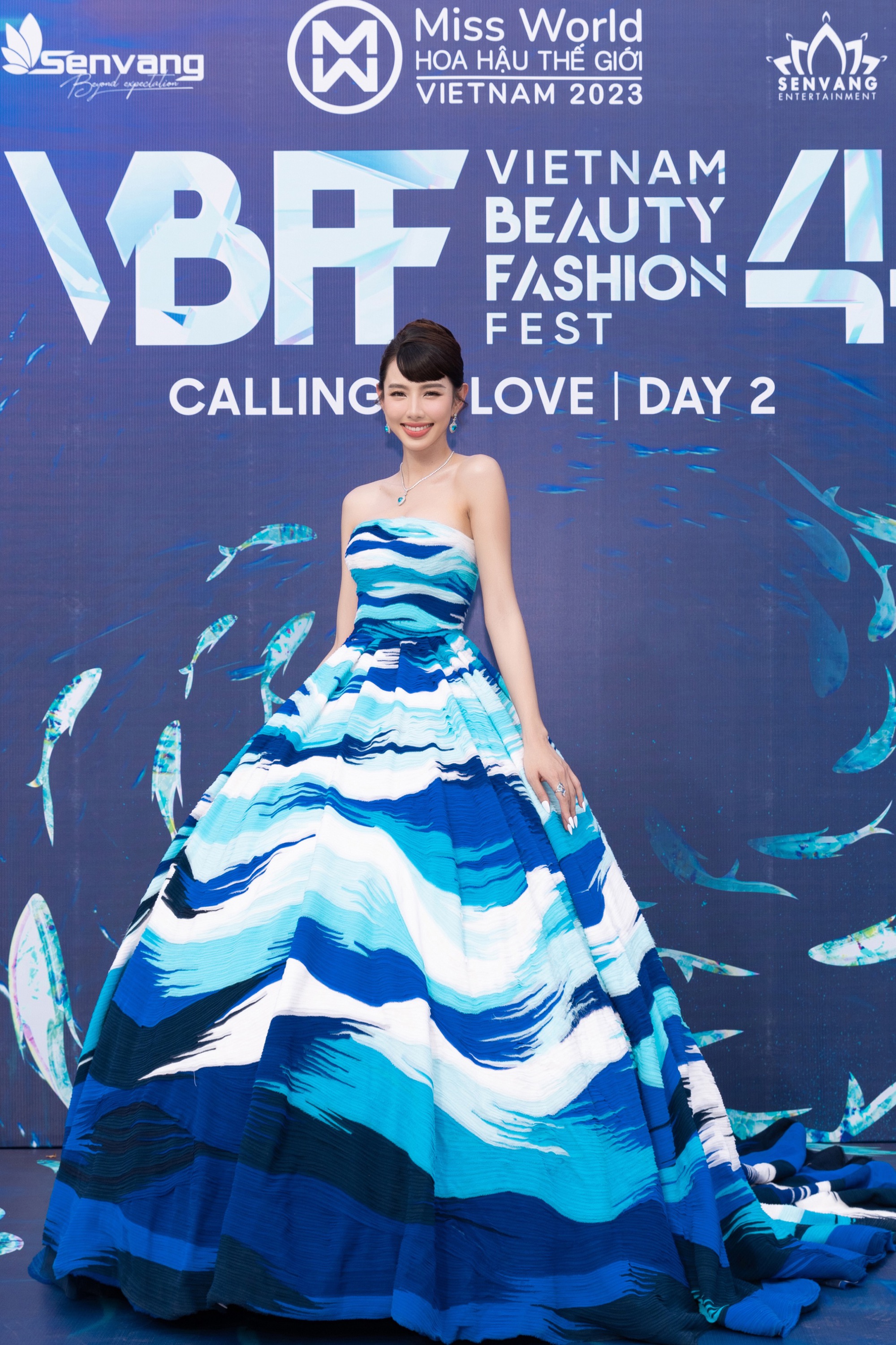 Đông đảo người đẹp khoe sắc trên thảm đỏ Vietnam Beauty Fashion Fest 4  - Ảnh 9.