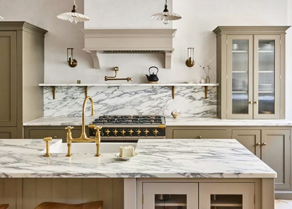Sử dụng đá cẩm thạch để tôn lên vẻ đẹp của không gian căn bếp