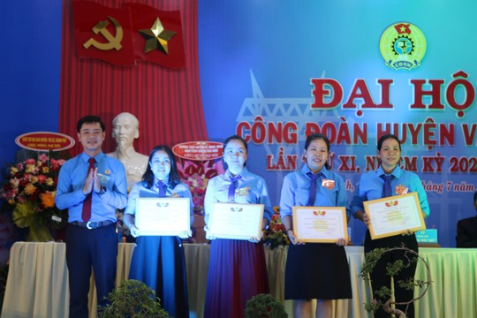 Công đoàn huyện Vạn Ninh, tỉnh Khánh Hòa nỗ lực chăm lo đời sống người lao động - Ảnh 6.