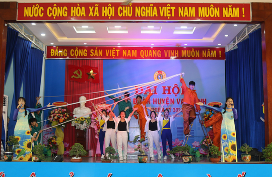 Công đoàn huyện Vạn Ninh, tỉnh Khánh Hòa nỗ lực chăm lo đời sống người lao động - Ảnh 1.