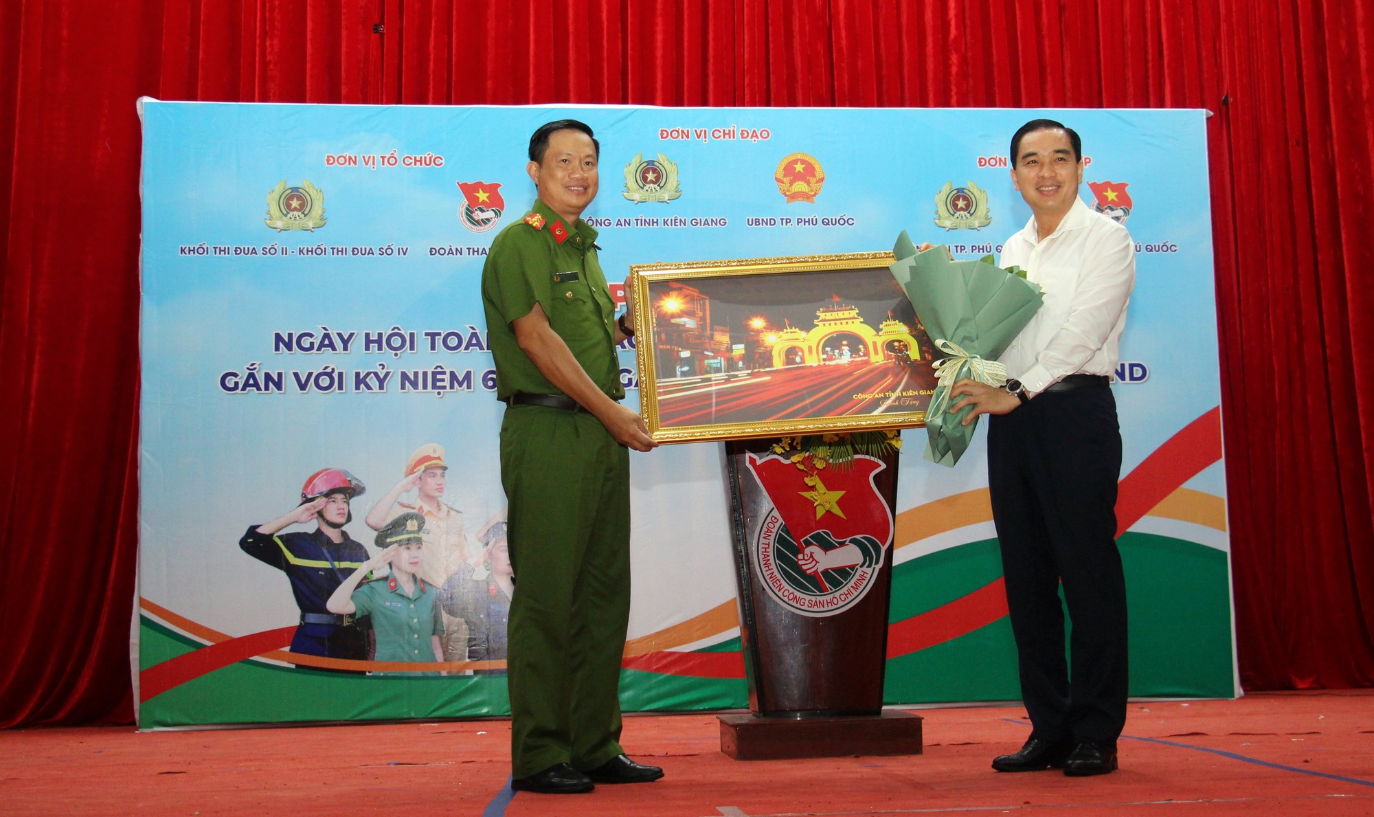 Công an tỉnh Kiên Giang tổ chức nhiều hoạt động tại Phú Quốc - Ảnh 8.