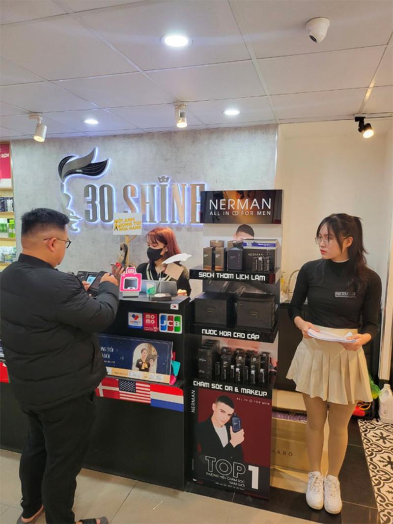 Nerman se convierte en el número 1, más de 1000 puntos de distribución, elige a Doan Van Hau como embajador. - Foto 2. Nerman trở thành số 1, hơn 1000 điểm phân phối, chọn Đoàn Văn Hậu làm đại sứ. - Ảnh 2.