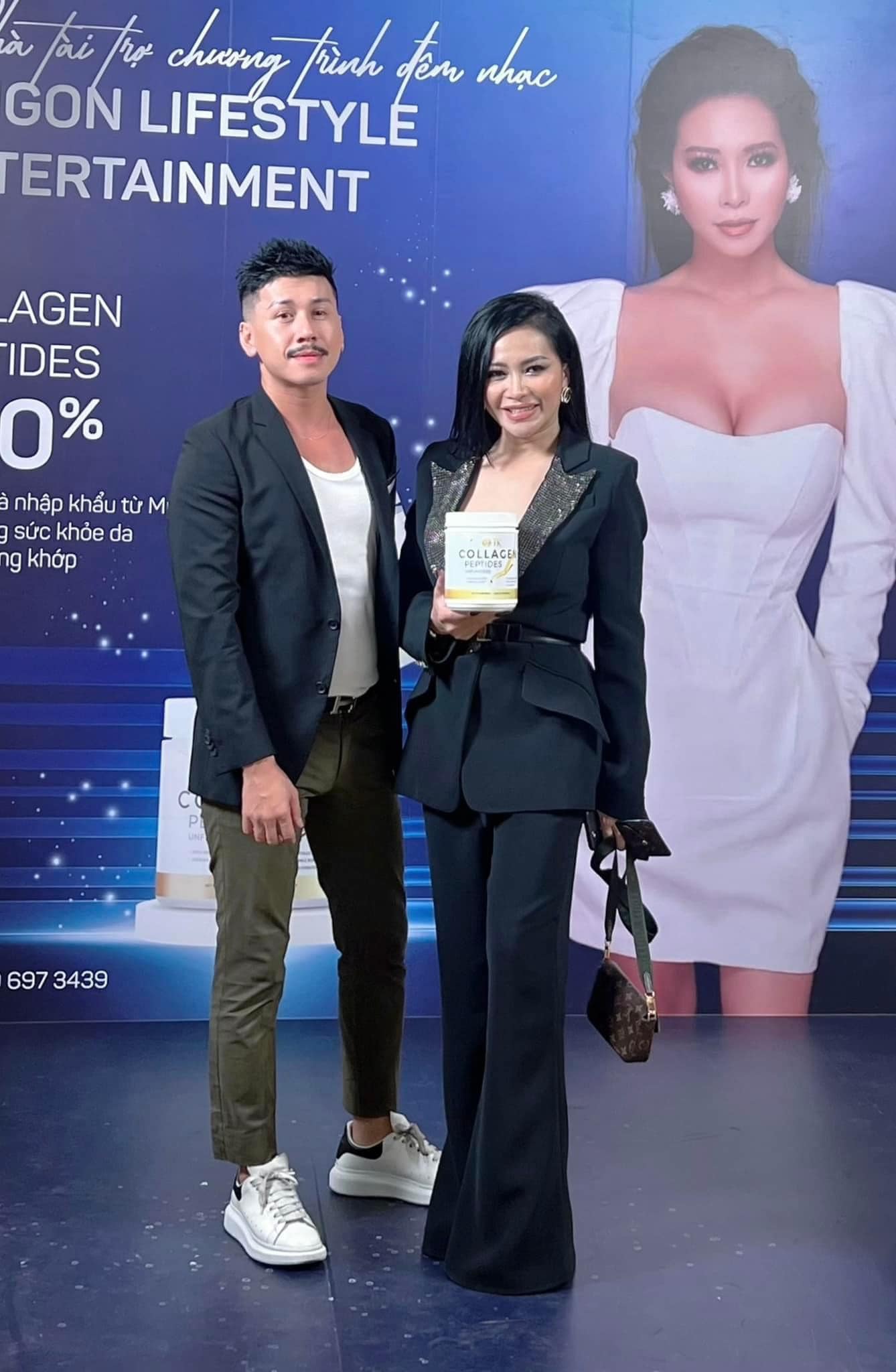 តារាចម្រៀង Dan Kim ជួបជុំគ្នាជាមួយ Bang Kieu នៅលើឆាកនៅស្រុកកំណើត - រូបថត ៧. Ca sĩ Đan Kim hội ngộ Bằng Kiều trên sân khấu quê nhà - Ảnh 7.