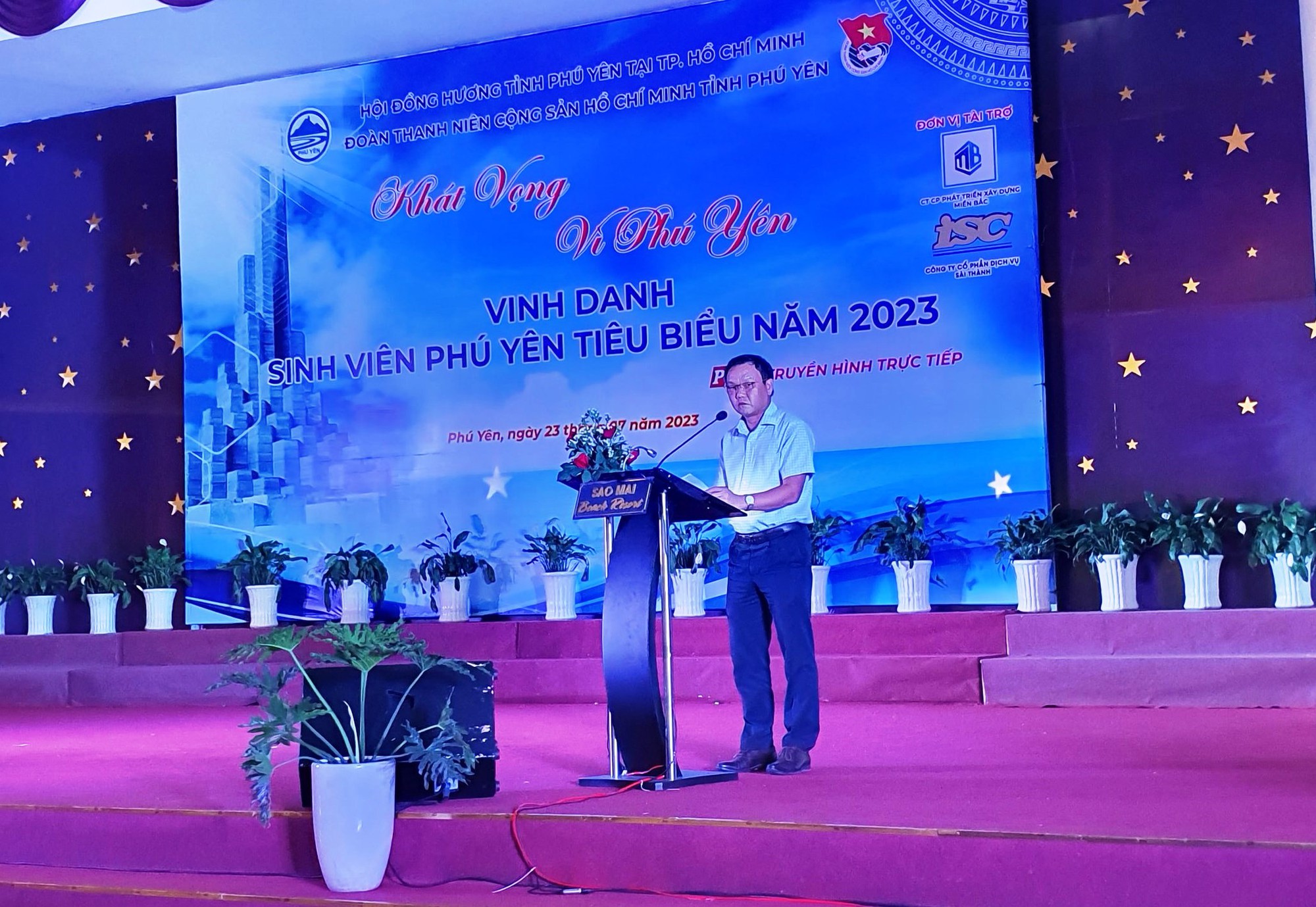 Vinh danh 417 sinh viên Phú Yên xuất sắc năm 2023 - Ảnh 9.