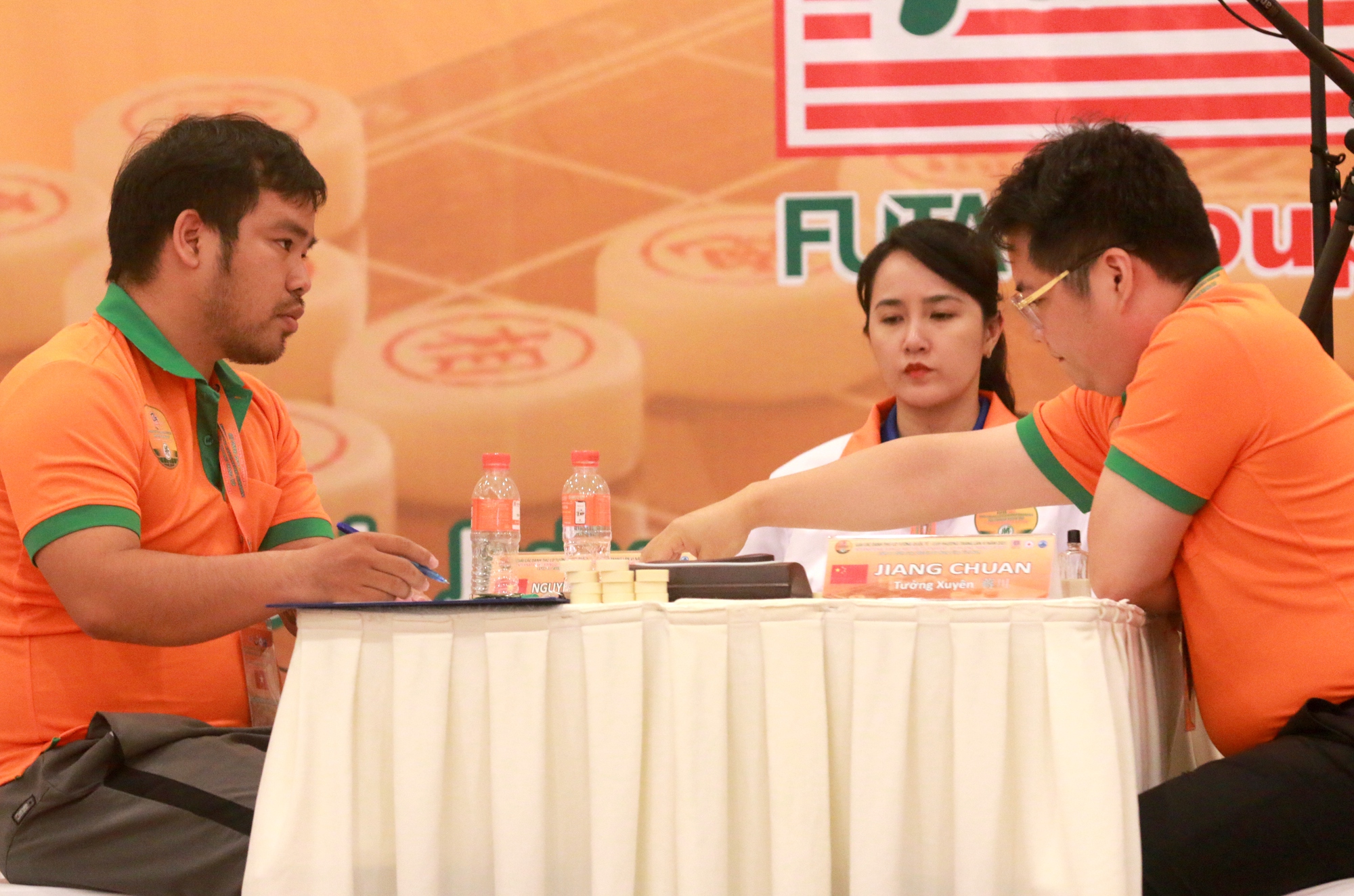 Kỳ vương Tưởng Xuyên lần thứ nhì đoạt cúp vô địch Phương Trang - Ảnh 1.
