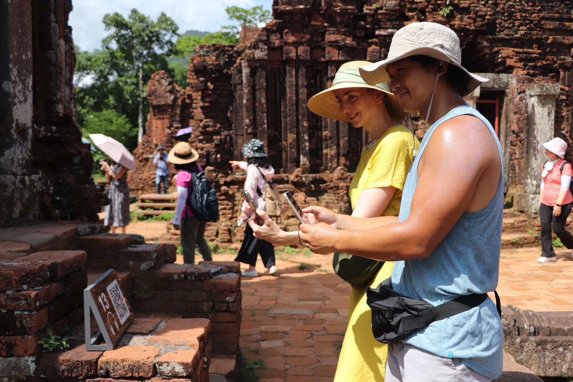 Jeden dotek k pochopení lokality světového dědictví My Son - Foto 1. Một chạm để hiểu di sản thế giới Mỹ Sơn - Ảnh 1.