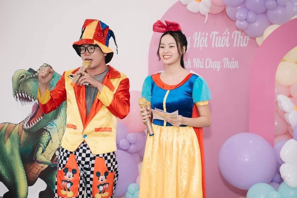รองชนะเลิศ เดา ทิ เฮียน บริจาคเงินรางวัลทั้งหมดของเธอให้กับการกุศล - ภาพที่ 4 Á hậu Đào Thị Hiền dành toàn bộ tiền thưởng làm từ thiện - Ảnh 4.