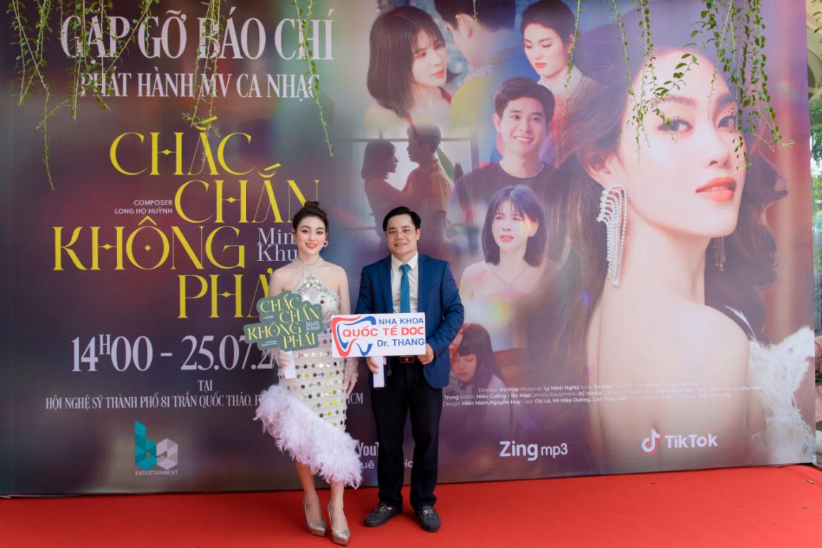 O cantor Minh Khue lançou o MV  Ca sĩ Minh Khuê ra mắt MV Chắc chắn không phải - Ảnh 3.
