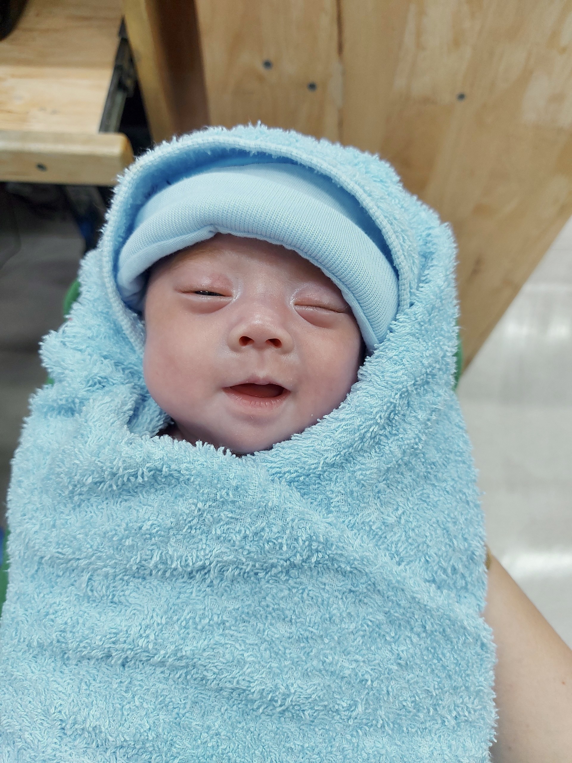 Hai tháng nỗ lực cứu bé gái sinh ra không may mắn - Ảnh 3. Hai tháng nỗ lực cứu bé gái sinh ra không may mắn - Ảnh 3.