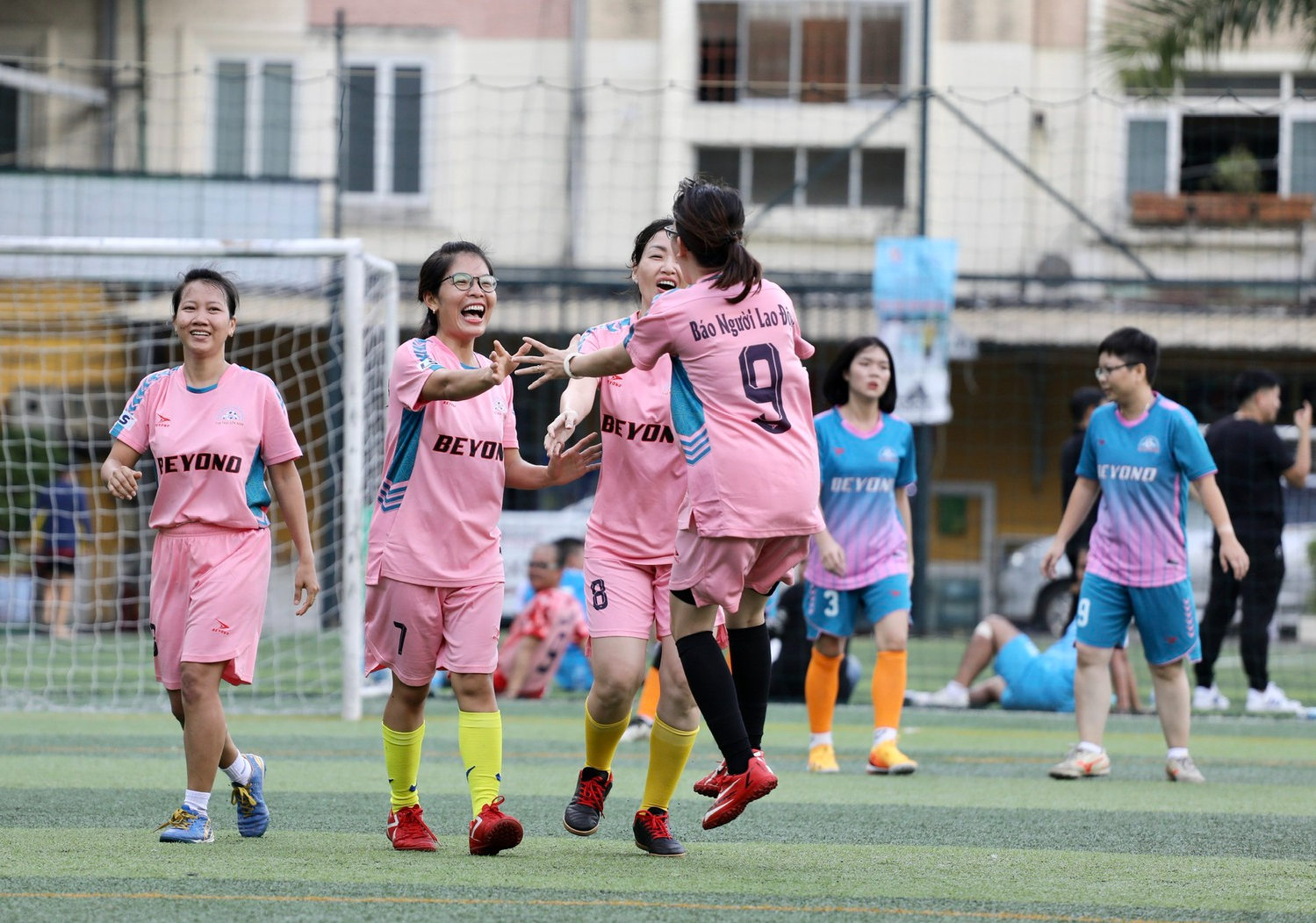 Đội bóng đá nữ Báo Người Lao Động bảo vệ thành công ngôi vô địch - Ảnh 6.