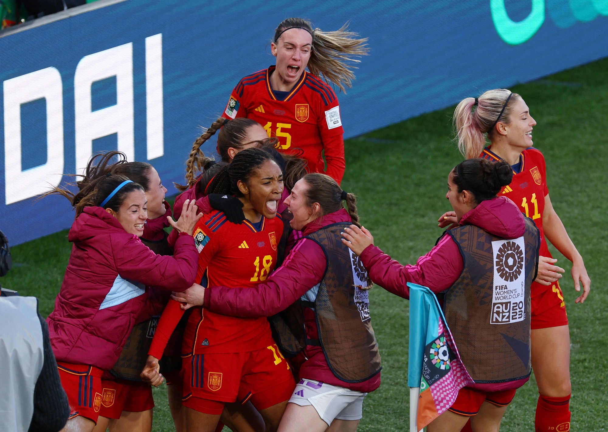 Tài năng điền kinh ghi bàn thắng vàng cho Tây Ban Nha tại World Cup nữ - Ảnh 6.