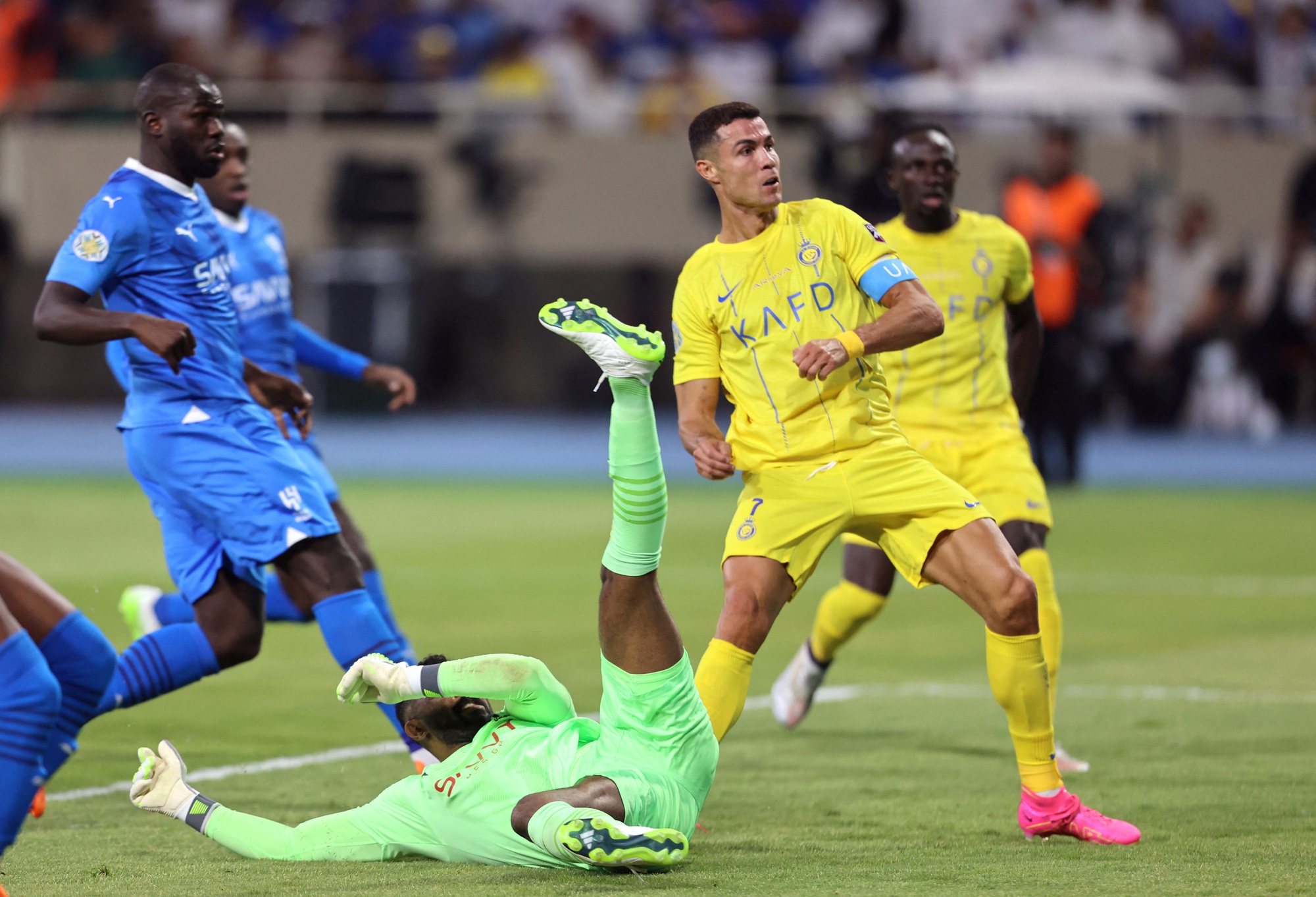 Ronaldo lập cú đúp giúp Al-Nassr ngược dòng và vô địch Ả Rập Champions Cup - Ảnh 2.