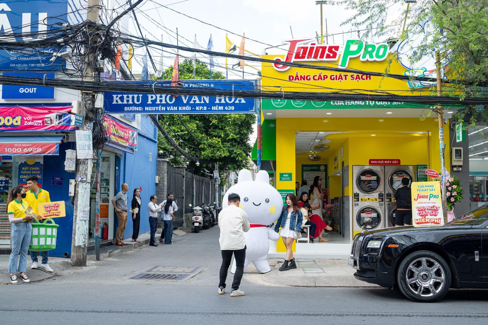 Masan đồng loạt khai trương nhiều cửa hàng tự giặt sấy đầu tiên tại Việt Nam - Joins Pro - Ảnh 1.