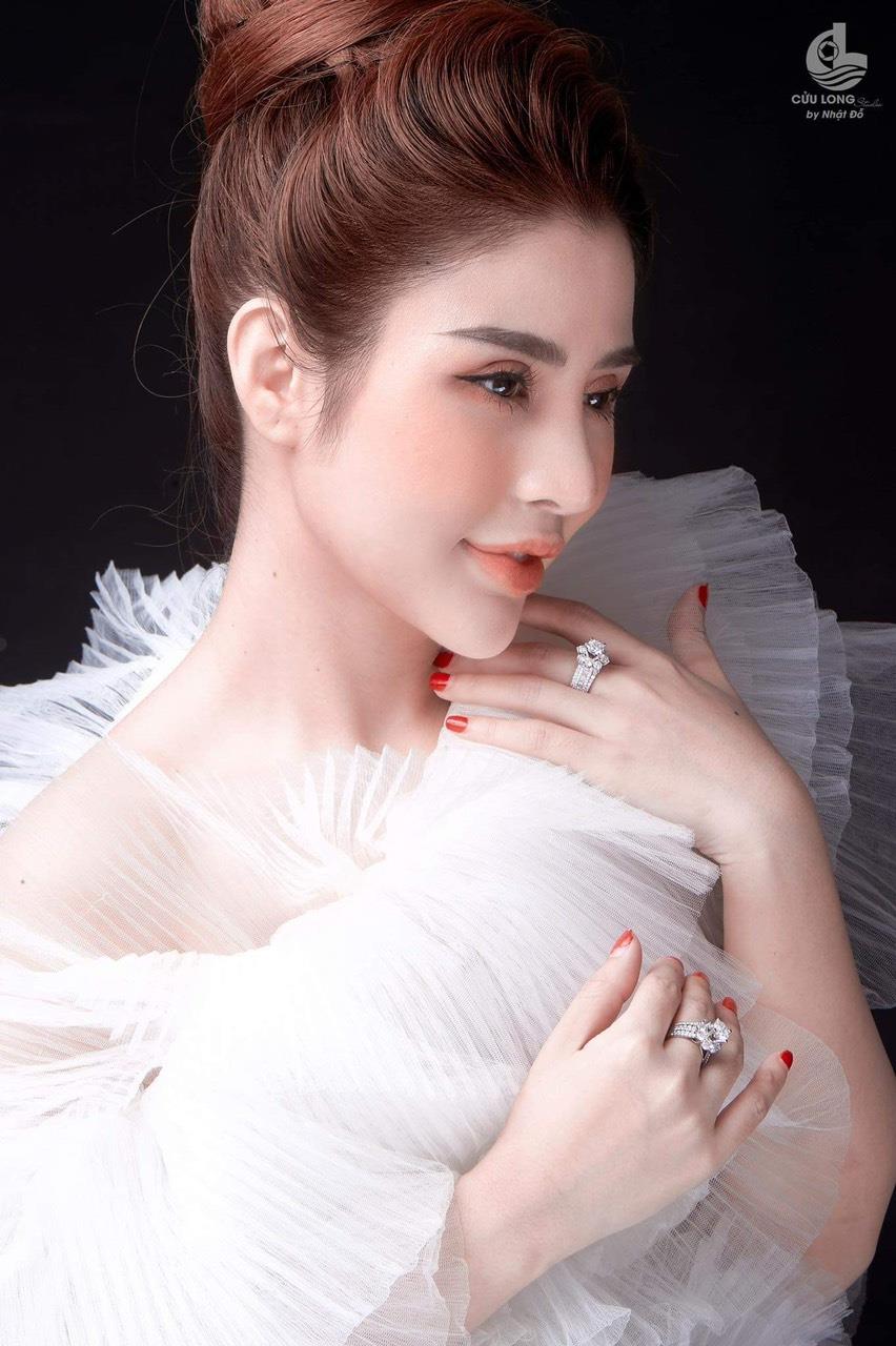 CEO Ngoc Truong - NTT کاسمیٹکس برانڈ کی کامیابی کے پیچھے خاتون - تصویر 2۔ CEO Ngọc Trương - Người phụ nữ đứng sau thành công của thương hiệu mỹ phẩm NTT - Ảnh 2.