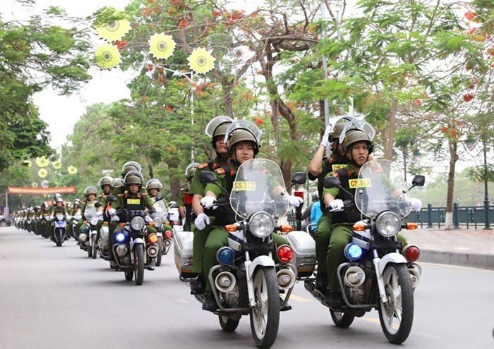 Đại tá hình sự bắt bệnh giả điên của giới giang hồ đất Cảng - Ảnh 8.