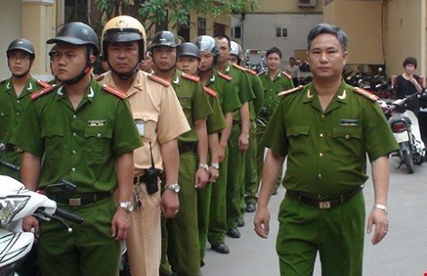 Đại tá hình sự bắt bệnh giả điên của giới giang hồ đất Cảng - Ảnh 3.