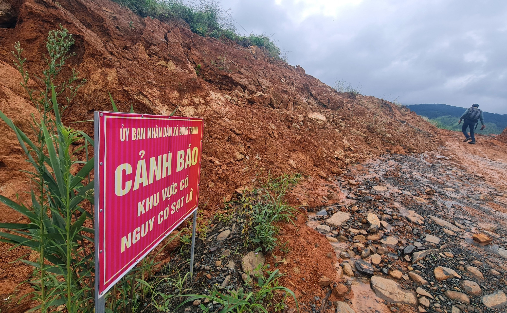 Lâm Đồng: Nhiều vết nứt vừa xuất hiện tại dự án hồ chứa nước 500 tỉ đồng - Ảnh 3.