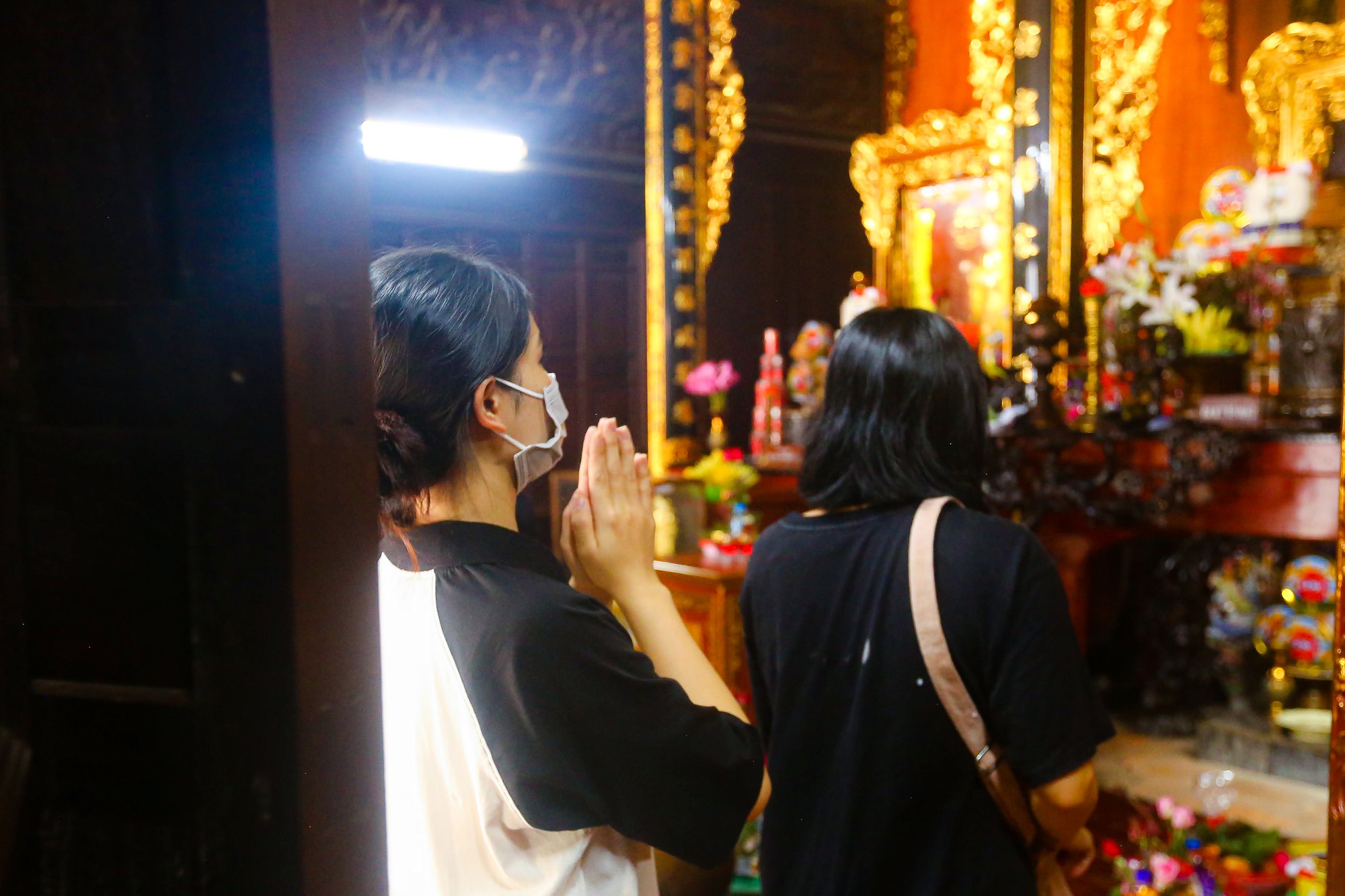 Nam thanh nữ tú rủ nhau đi chùa Hà ngày Thất Tịch - Ảnh 10.