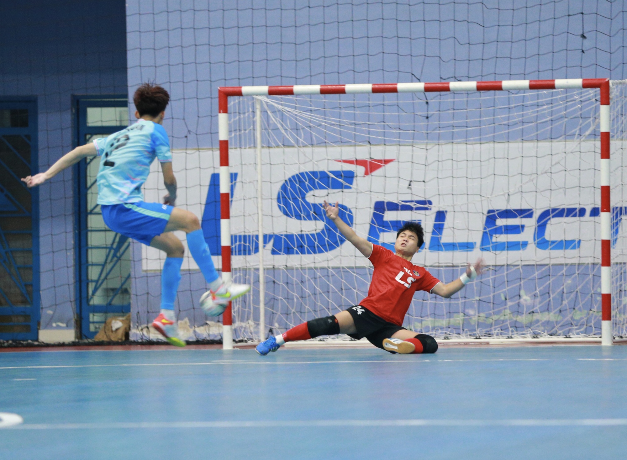 Cao Bằng cùng cựu HLV tuyển futsal Việt Nam vô địch giải U20 Quốc gia 2023 - Ảnh 4.