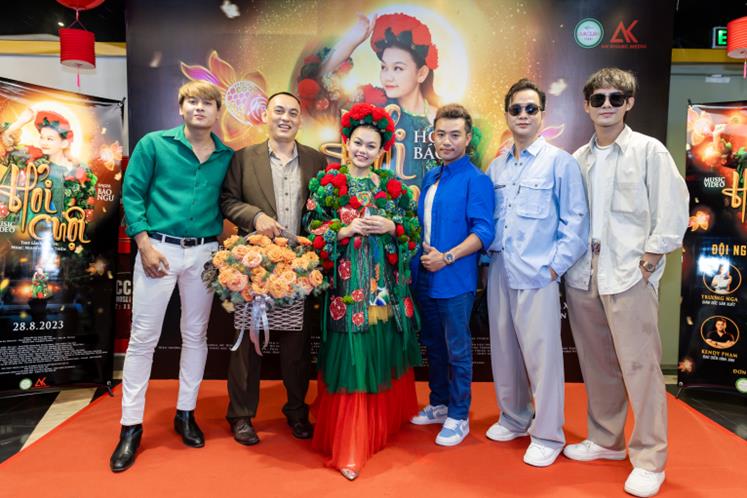 Vorstellung des Musikvideos „Hoi Cuoi“ durch den Kindersänger Bao Ngu – Foto 2. Ra mắt MV Hỏi Cuội của ca sĩ nhí Bào Ngư - Ảnh 2.