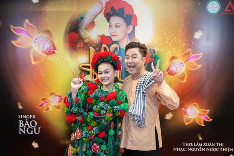 Veröffentlichung des Musikvideos „Hoi Cuoi“ des Kindersängers Bao Ngu – Foto 4. Ra mắt MV Hỏi Cuội của ca sĩ nhí Bào Ngư - Ảnh 4.