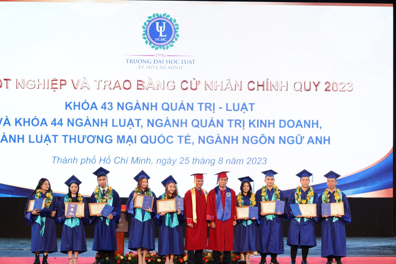 Khoảnh khắc ấn tượng trong lễ tốt nghiệp của hơn 1.400 sinh viên - Ảnh 6.