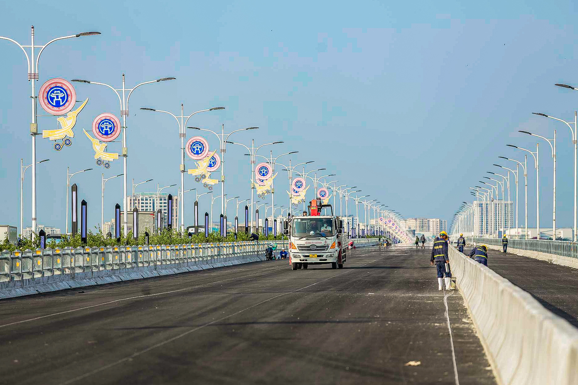 Cầu Vĩnh Tuy giai đoạn 2 trước ngày thông xe - Ảnh 6.