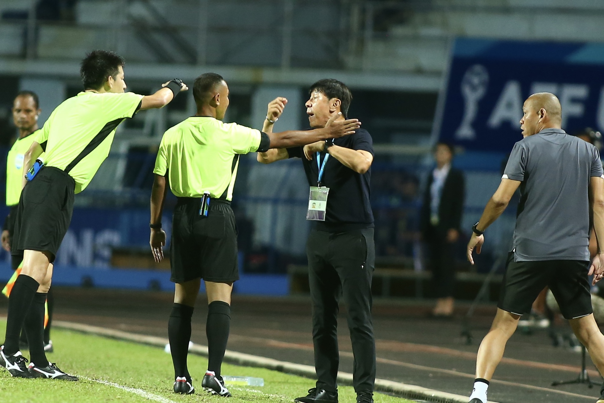 Người hùng Quan Văn Chuẩn nói gì sau trận thắng U23 Indonesia? - Ảnh 4.