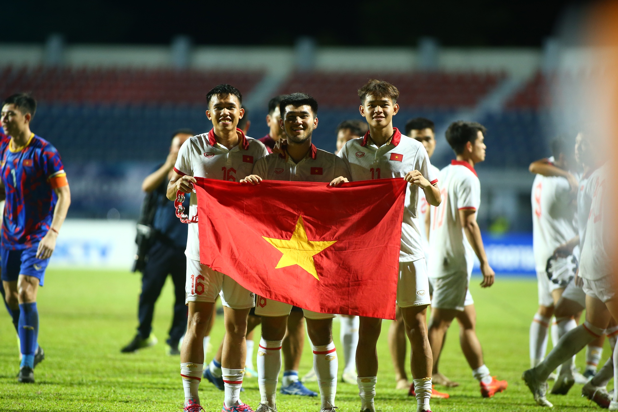 Người hùng Quan Văn Chuẩn nói gì sau trận thắng U23 Indonesia? - Ảnh 6.