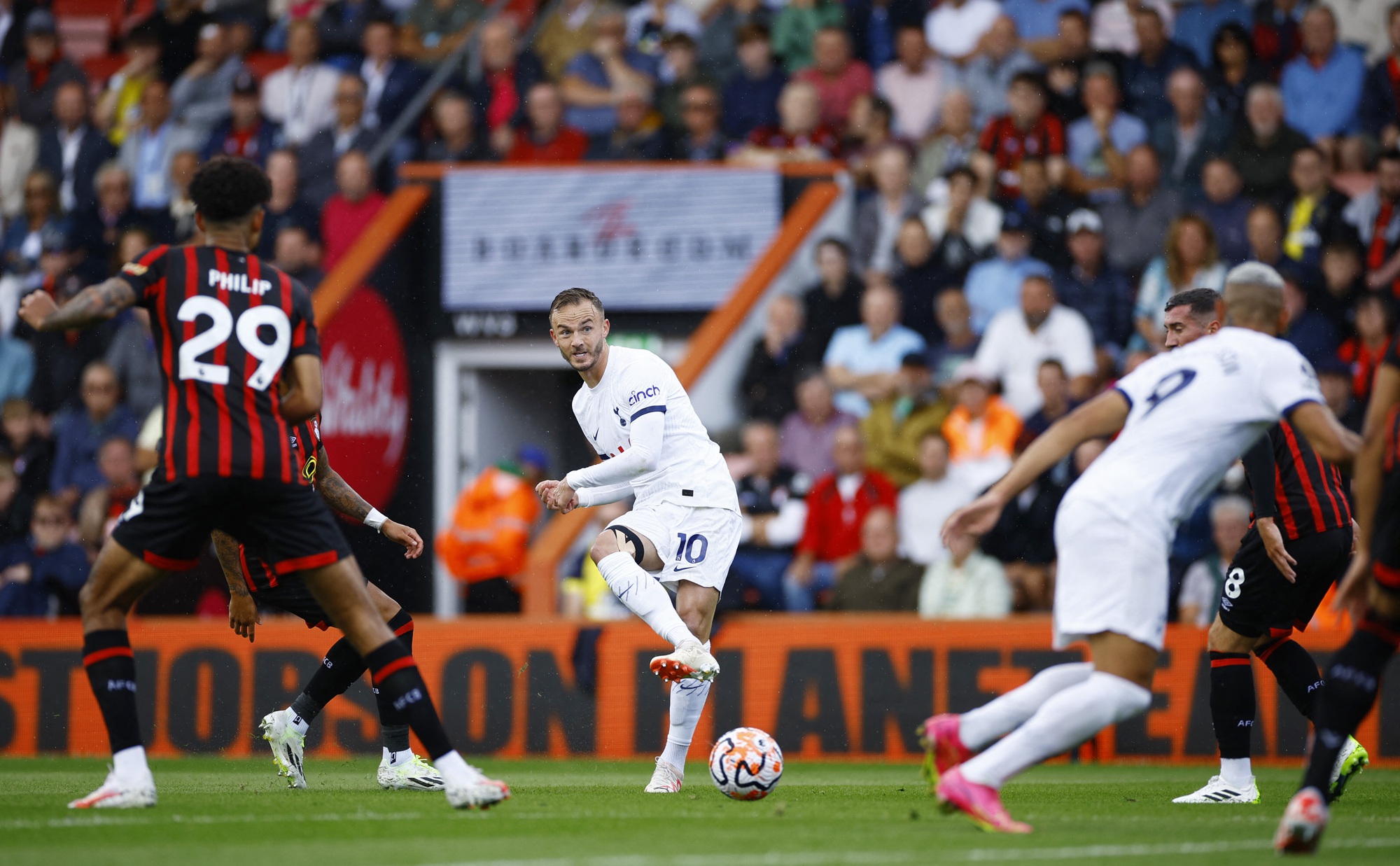 Tân binh Maddison tỏa sáng, Tottenham hạ Bournemouth lên ngôi đầu Ngoại hạng - Ảnh 2.