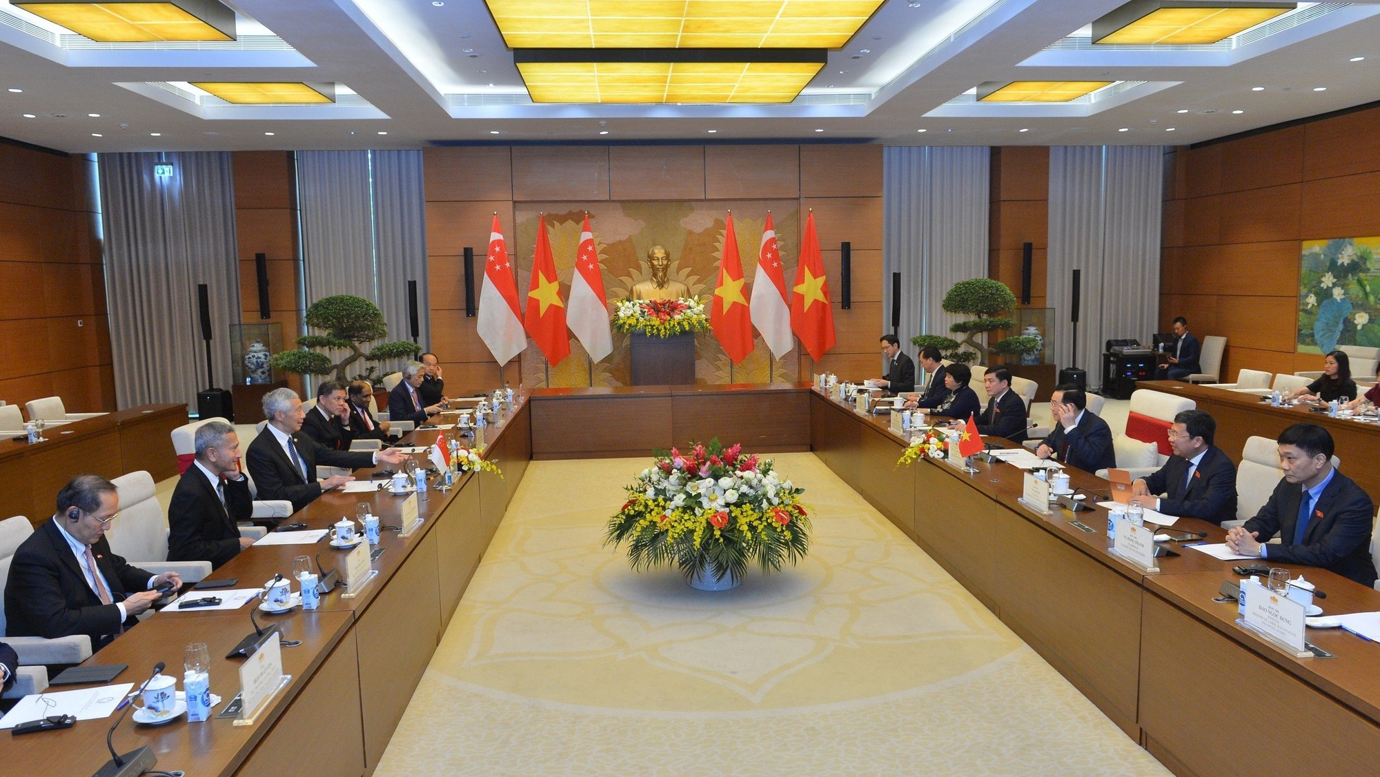 Thủ tướng Lý Hiển Long mời Chủ tịch Quốc hội Vương Đình Huệ thăm chính thức Singapore - Ảnh 5.