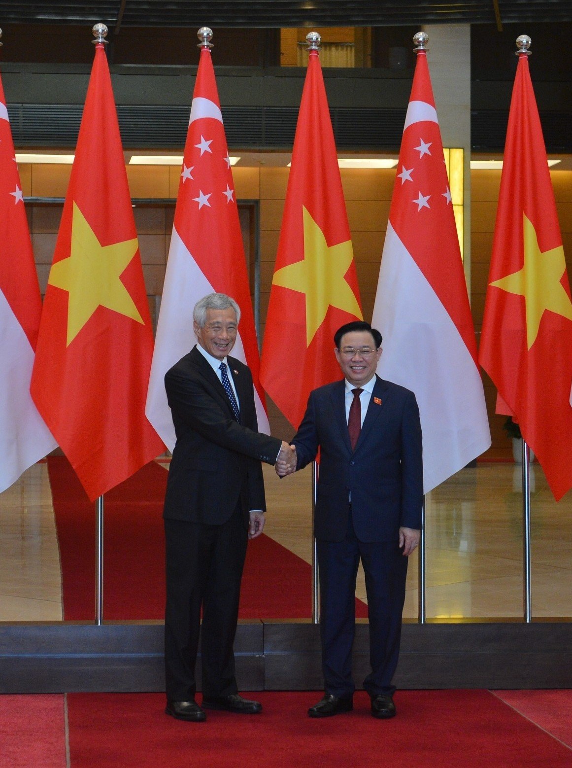 Thủ tướng Lý Hiển Long mời Chủ tịch Quốc hội Vương Đình Huệ thăm chính thức Singapore - Ảnh 3.