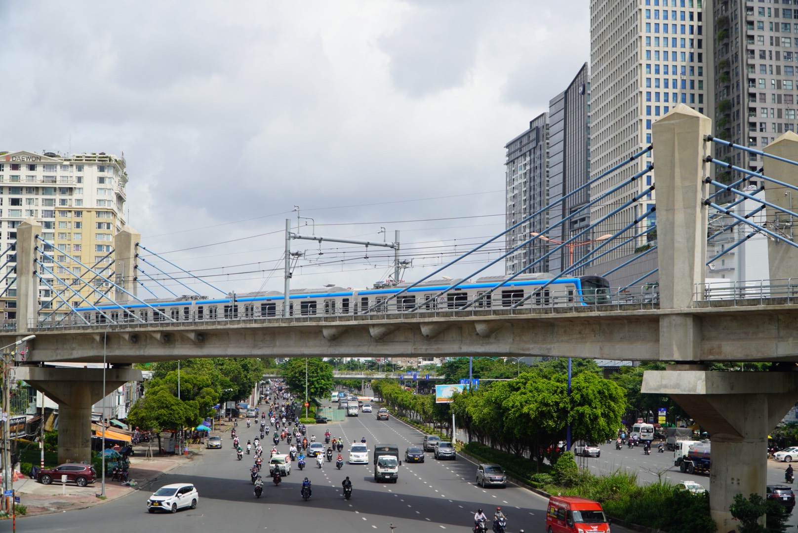 Hình ảnh tàu metro chạy một mạch từ ga Bến Thành đến ga Suối Tiên - Ảnh 9.