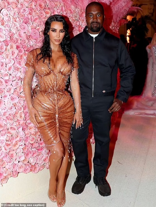 Những trò lố gây sốc của Kanye West với vợ - Ảnh 4.