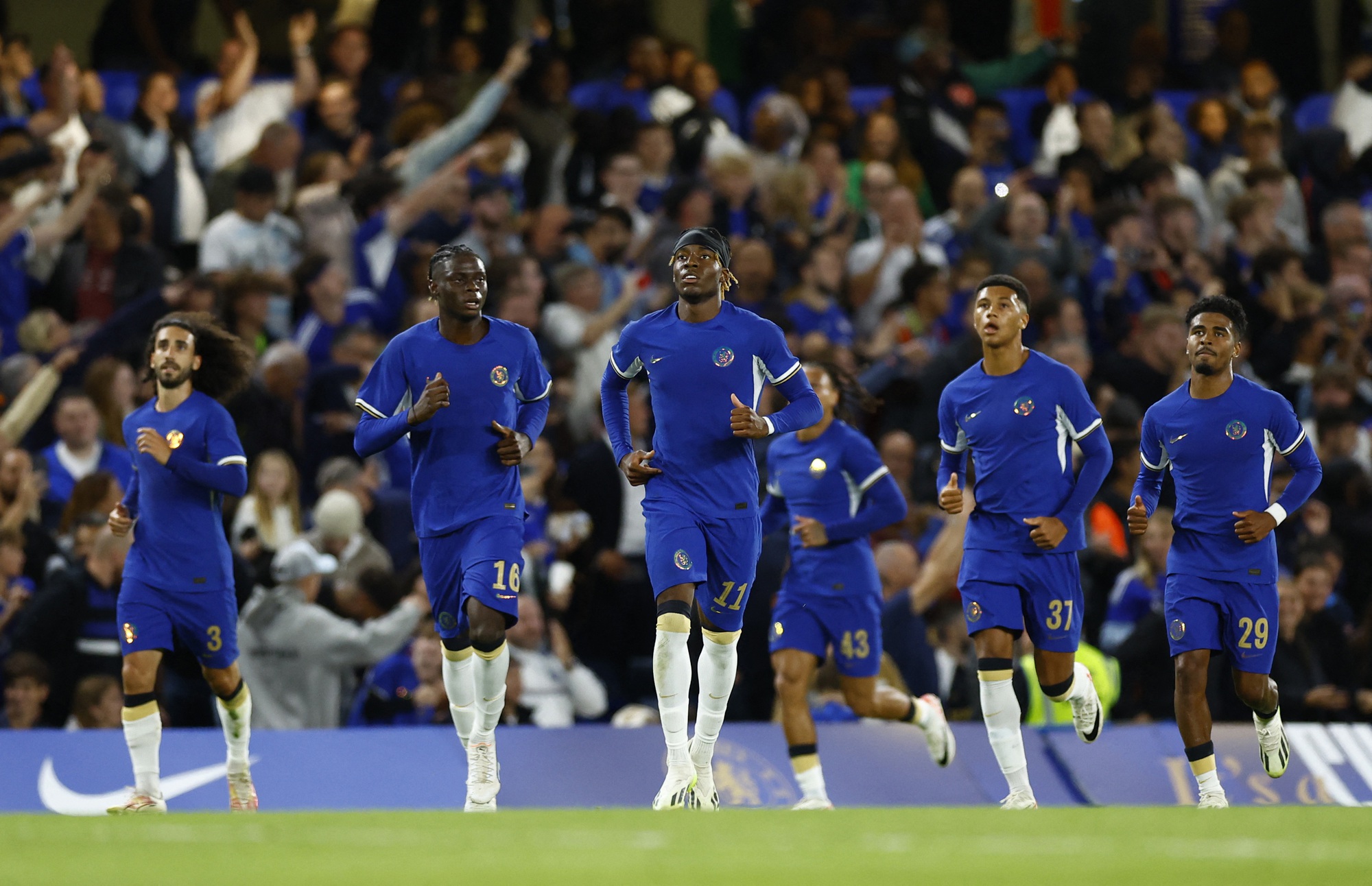 Sao 107 triệu bảng lập công, Chelsea thắng chật vật đội bóng Hạng tư tại League Cup - Ảnh 3.