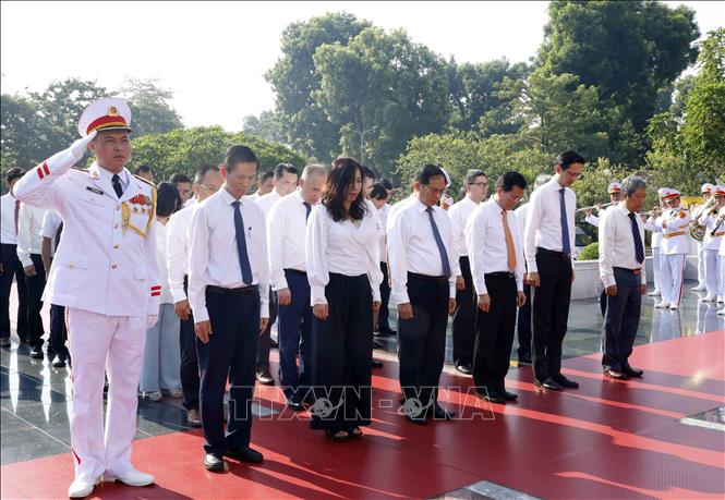Quốc khánh 2-9: Lãnh đạo Đảng, Nhà nước vào Lăng viếng Chủ tịch Hồ Chí Minh - Ảnh 12.