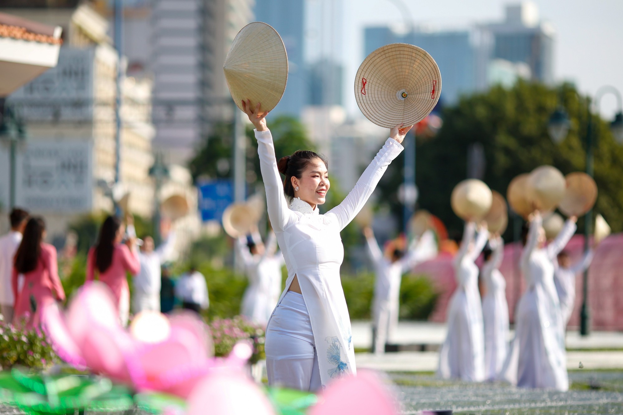 Rộn rã khai mạc không gian “Trên bến dưới thuyền” - Ảnh 18.