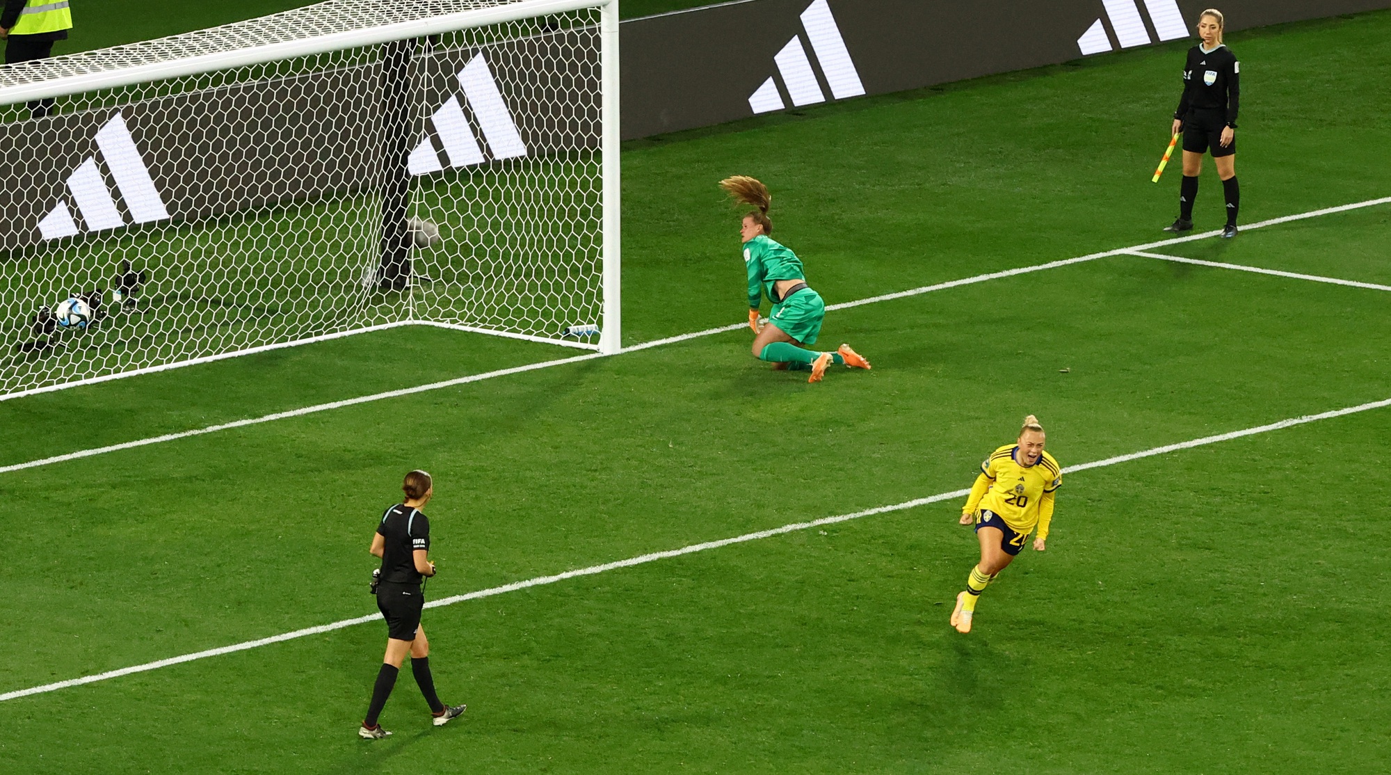 World Cup nữ 2023: Thua đau Thụy Điển ở loạt 11 m, Mỹ thành cựu vô địch - Ảnh 7.