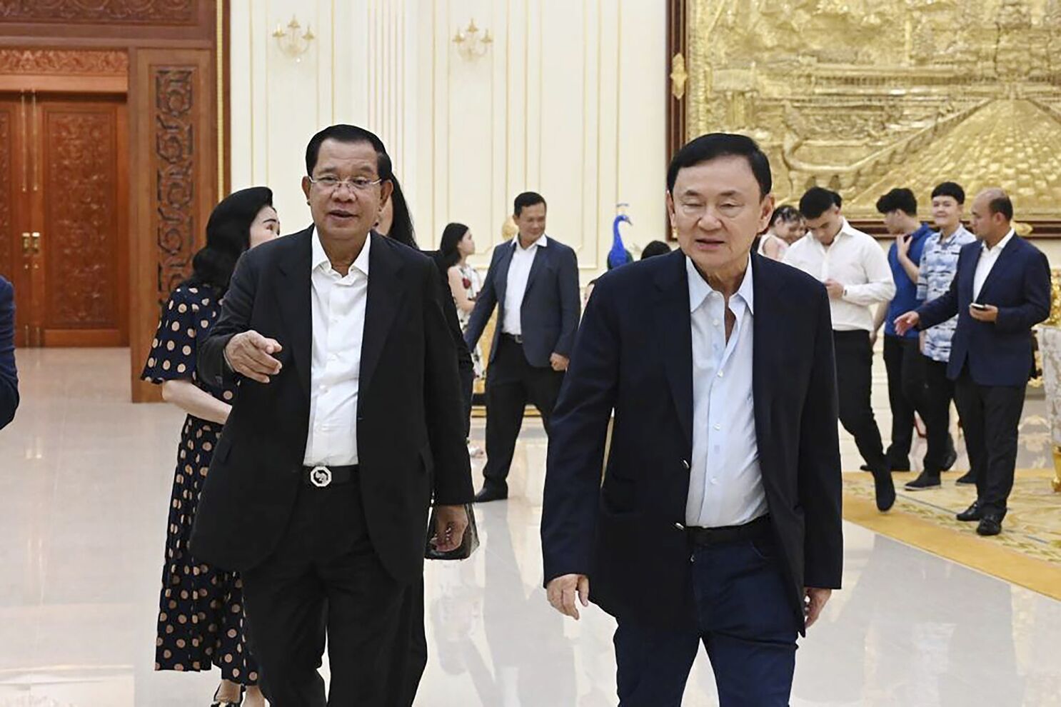 Loạt ảnh cựu Thủ tướng Thái Lan Thaksin Shinawatra tới Campuchia - Ảnh 1.