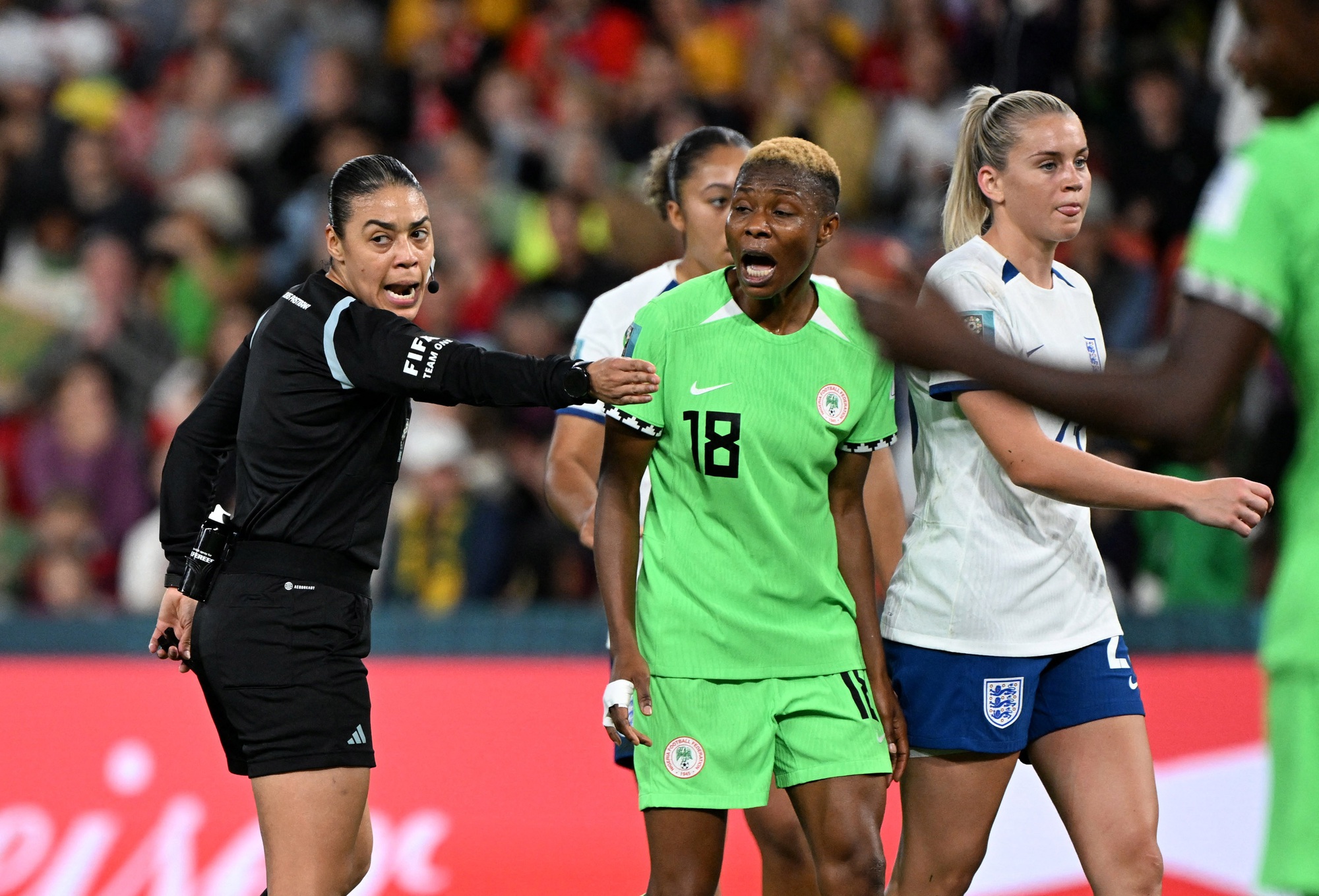World Cup nữ 2023: Thiếu người, đội Anh thắng nhọc  Nigeria trên chấm 11 m - Ảnh 4.