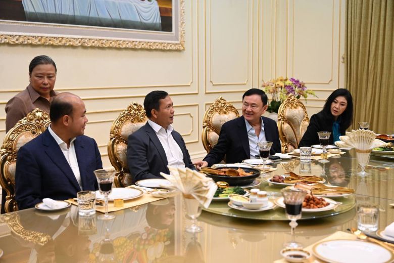 Loạt ảnh cựu Thủ tướng Thái Lan Thaksin Shinawatra tới Campuchia - Ảnh 5.